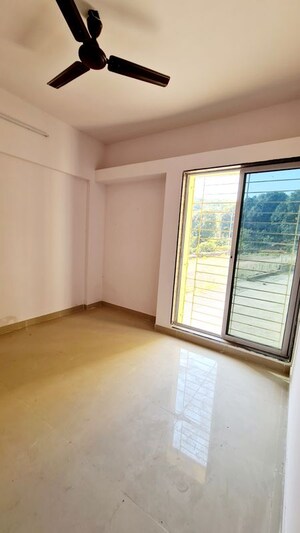 Room in 1.5 BHK Apartment at Sunshine Swapna Nagari, Badlapur West – for Sale