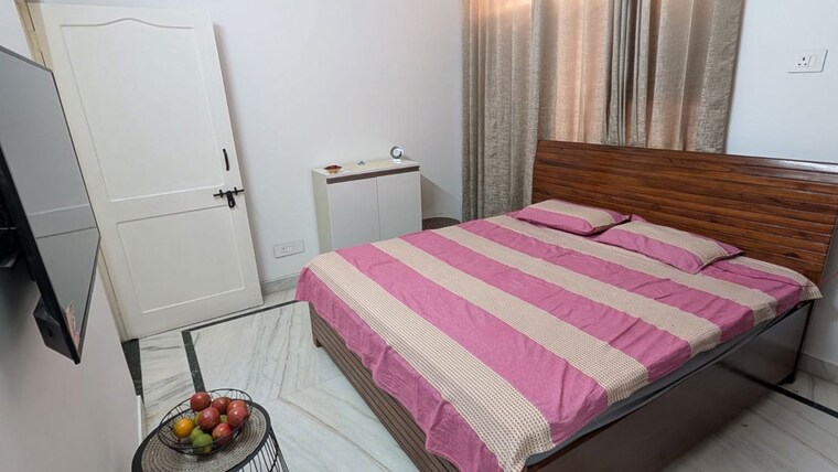 Bedroom, surendra-sps-homes 2 Bedroom 1200 Sq.Ft. Builder Floor In Sector 30 Gurgaon 10194795