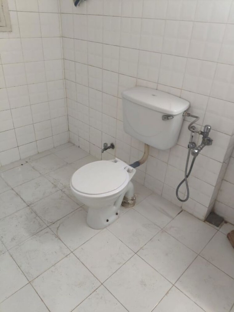 Bathroom, vasant kunj 2 Bedroom 1050 Sq.Ft. Apartment In Vasant Kunj Delhi 10194843