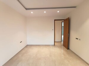 Room in 3 BHK Apartment at Ekta Crest, Chembur – for Rent