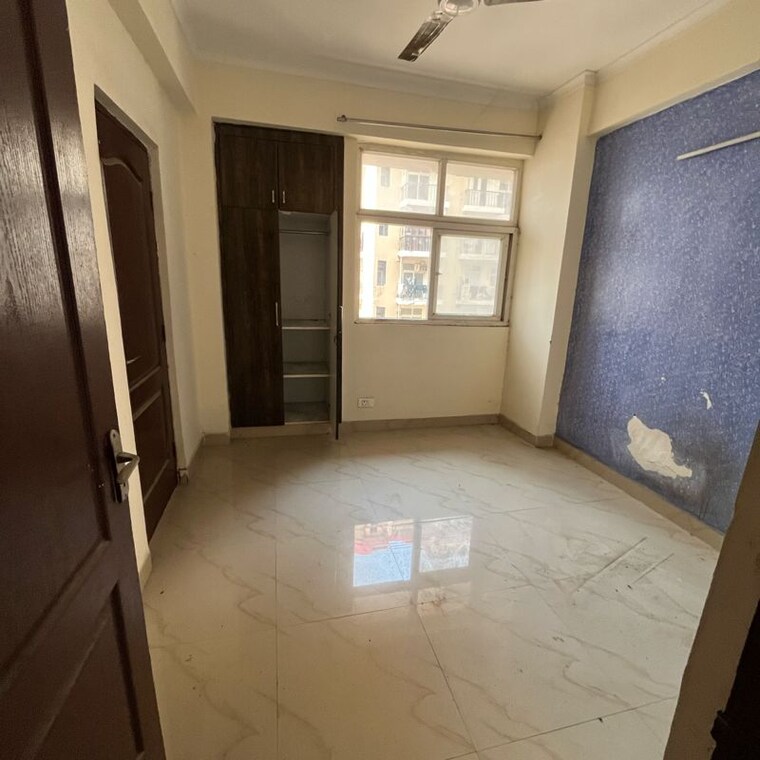 Room, amrapali-zodiac 2.5 Bedroom 1075 Sq.Ft. Apartment In Sector 120 Noida 10195035