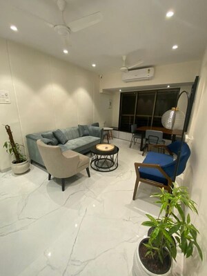 Dining area in 3 BHK Apartment at Nanavati Mansion, Bhuleshwar – for Rent