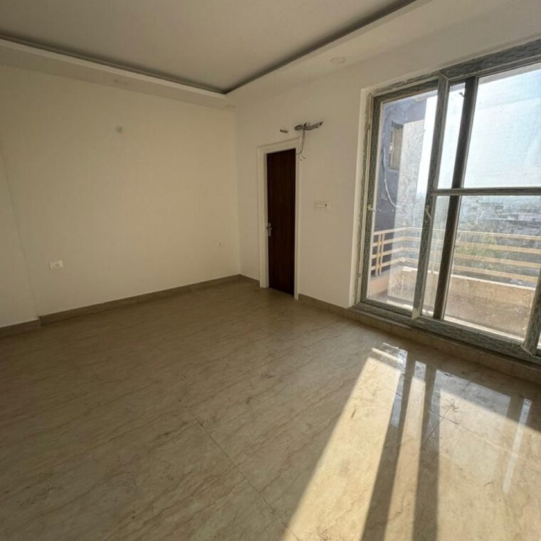 Room, sector 21d 1 Bedroom 350 Sq.Yd. Independent House In Sector 21d Faridabad 10195061