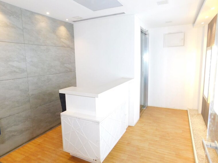 Other, goregaon east Commercial Office Space 2068 Sq.Ft. In Goregaon East Mumbai 10195039