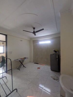 Room in 1 BHK Builder Floor at Bindal Enclave, Phi Iv Greater Noida – for Rent