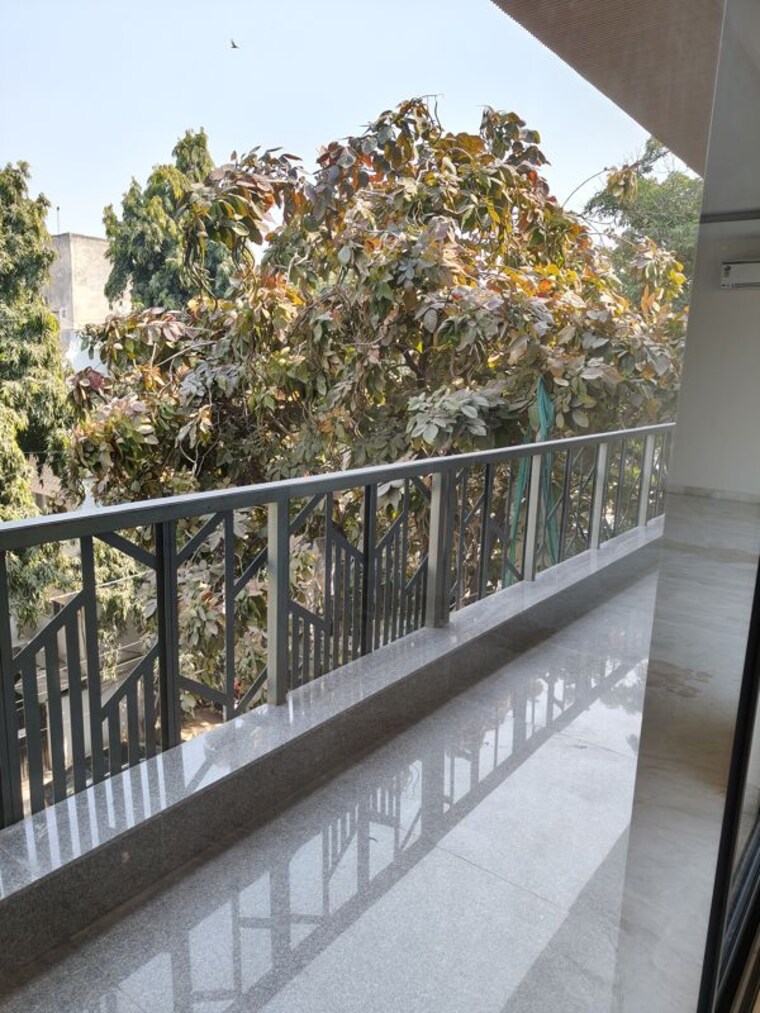 Balcony, defence colony 4 Bedroom 2100 Sq.Ft. Builder Floor In Defence Colony Delhi 10195080