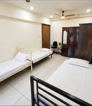 Room in  Pg at Unnat Nagar – for Rent