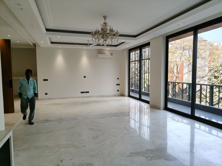 Room, defence colony 4 Bedroom 2100 Sq.Ft. Builder Floor In Defence Colony Delhi 10195102