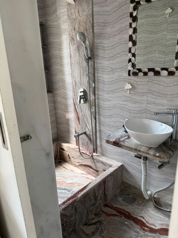 Bathroom, gangotri-chs-khar 3 Bedroom 1500 Sq.Ft. Apartment In Khar West Mumbai 10195089