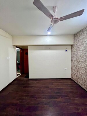 Room in 2 BHK Apartment at Paradise Sai World City Phase 2, New Panvel – for Rent