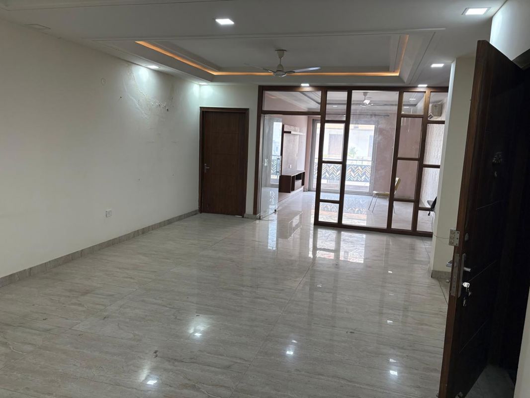 4 BHK + Extra Room 3600 Sq.Ft. Builder Floor in Srishti Greenfield Homes