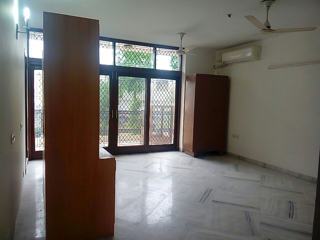 3 BHK + Pooja Room,Servant Room Builder Floor For Rent in Greater Kailash II