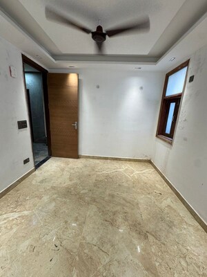 Room in 1 BHK Builder Floor at Saket – for Rent