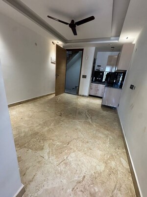 Room in 1 BHK Builder Floor at Saket – for Rent