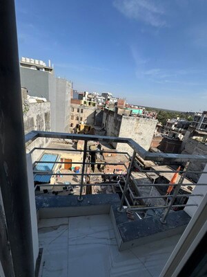 Gym in 1 BHK Builder Floor at Saket – for Rent