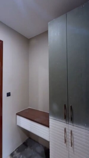  4 BHK Builder Floor at Faridabad Central – for Rent