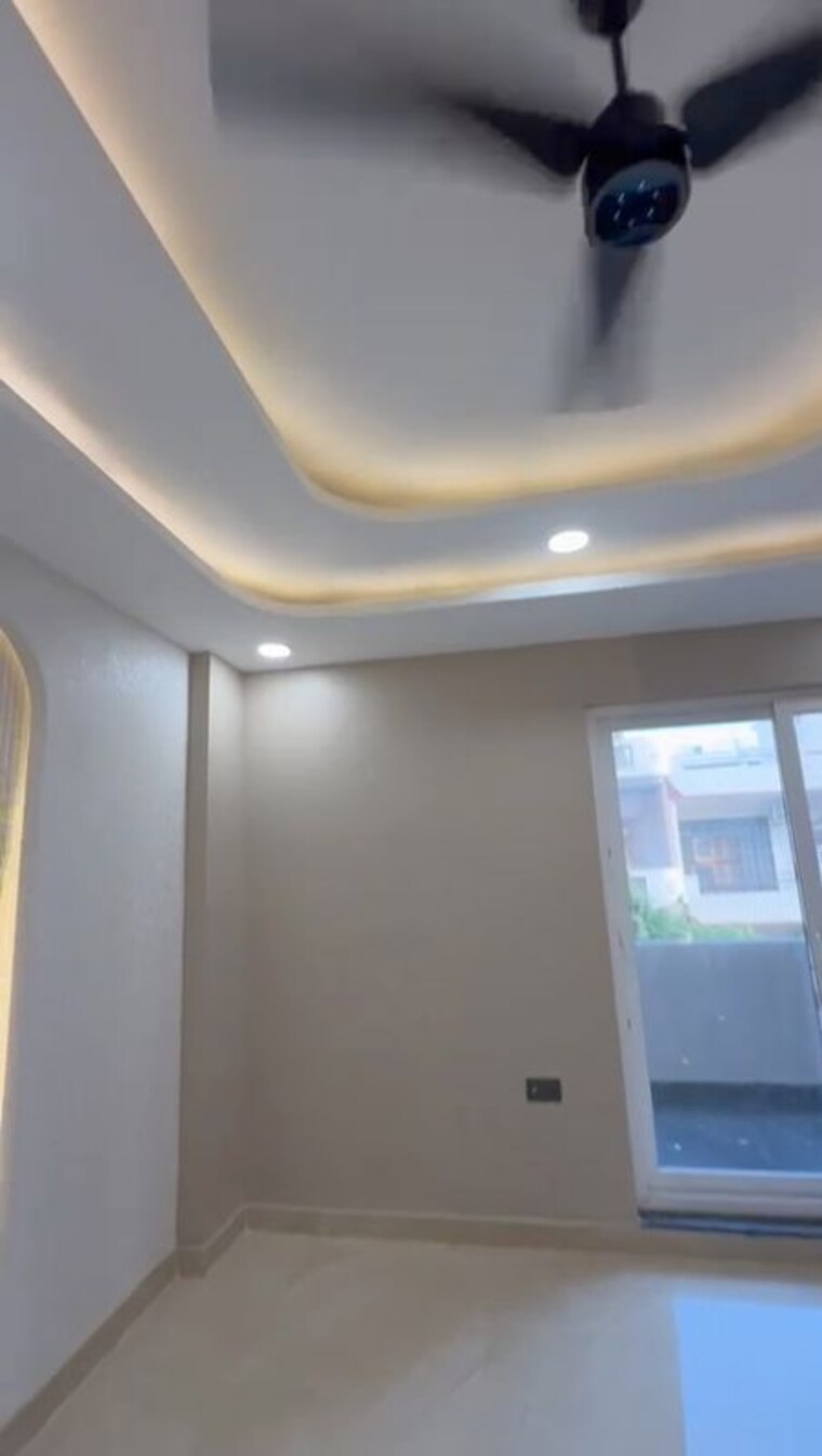 Room, faridabad central 4 Bedroom 350 Sq.Yd. Builder Floor In Faridabad Central Faridabad 10195145