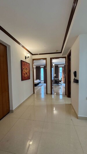 Room in 4 BHK Builder Floor at Chanakyapuri – for Rent