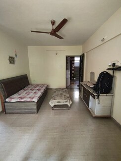 2 BHK + Servant Room Apartment For Sale in Anand Nagar
