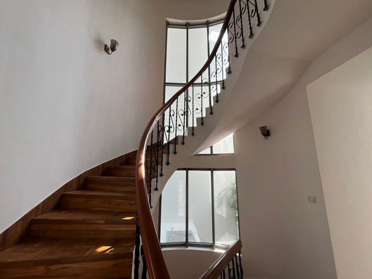 undefined, friends colony 4 Bedroom 4000 Sq.Ft. Independent House In Friends Colony Delhi 10195191