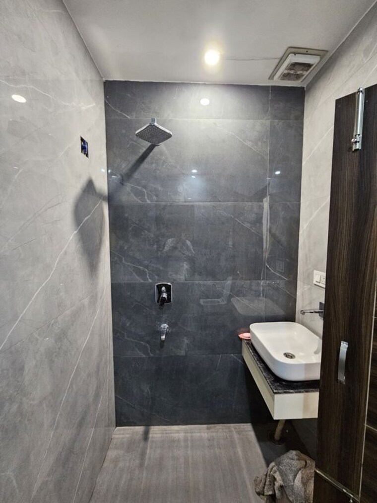 Bathroom, aura-homes 3 Bedroom 1850 Sq.Ft. Apartment In Patiala Road Zirakpur 10195184