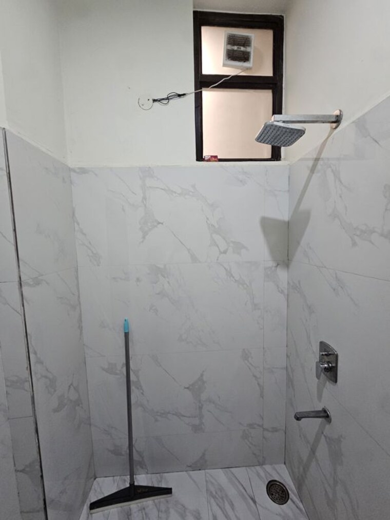Bathroom, aura-homes 3 Bedroom 1850 Sq.Ft. Apartment In Patiala Road Zirakpur 10195184