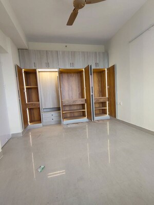 Room in 4 BHK Apartment at SARE Petioles, Sector 92 – for Rent