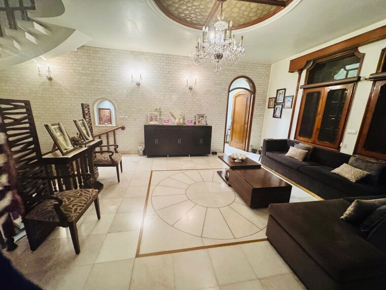 Living Room, greater kailash ii 6 Bedroom 5000 Sq.Ft. Villa In Greater Kailash ii Delhi 10195220