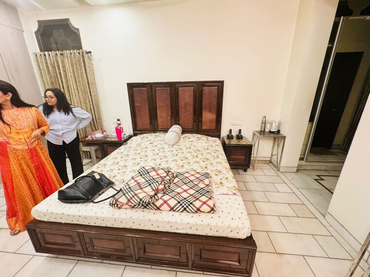 Bedroom, greater kailash ii 6 Bedroom 5000 Sq.Ft. Villa In Greater Kailash ii Delhi 10195220