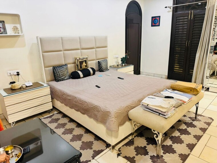 Master Bedroom, greater kailash ii 6 Bedroom 5000 Sq.Ft. Villa In Greater Kailash ii Delhi 10195220