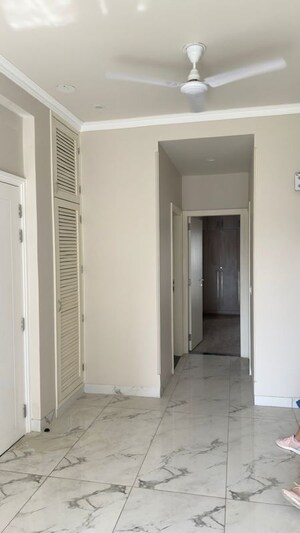 Building Lobby in 2.5 BHK Builder Floor at Central Park Cerise Suites, Sohna Sector 33 – for Rent
