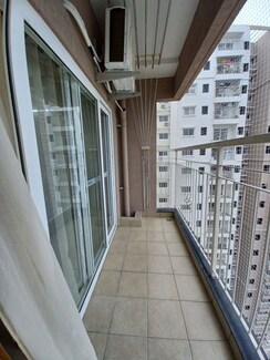 2 BHK Apartment For Rent in Unicca Emporis