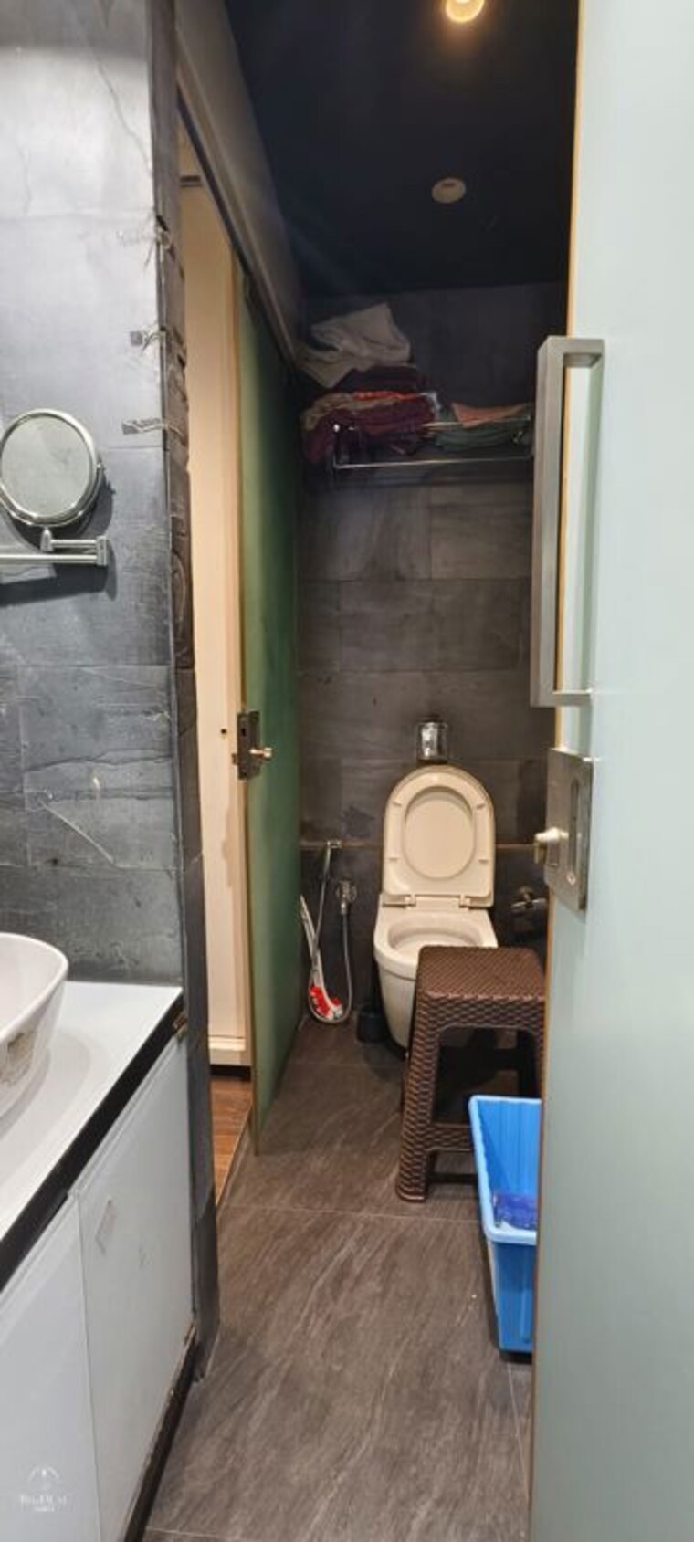 Bathroom, khar west 3 Bedroom 1800 Sq.Ft. Apartment In Khar West Mumbai 10195216