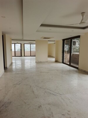 Room in 5 BHK Builder Floor at Anand Lok – for Rent