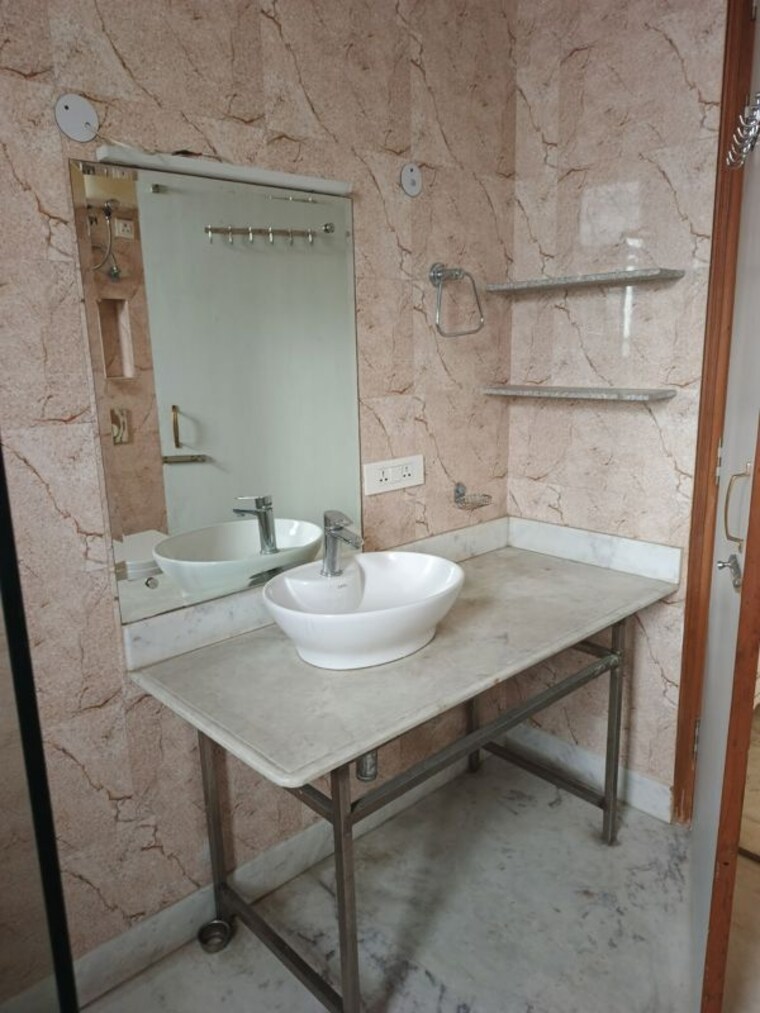 Bathroom, anand lok 5 Bedroom 4200 Sq.Ft. Builder Floor In Anand Lok Delhi 10195257