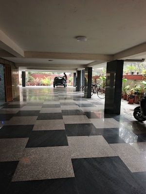 Parking in 5 BHK Builder Floor at Anand Lok – for Rent