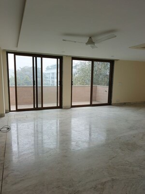 5 BHK Builder Floor For Rent in Anand Lok