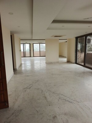 Room in 5 BHK Builder Floor at Anand Lok – for Rent