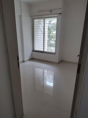 Room in 2 BHK Apartment at Ashish Garden, Kothrud – for Rent