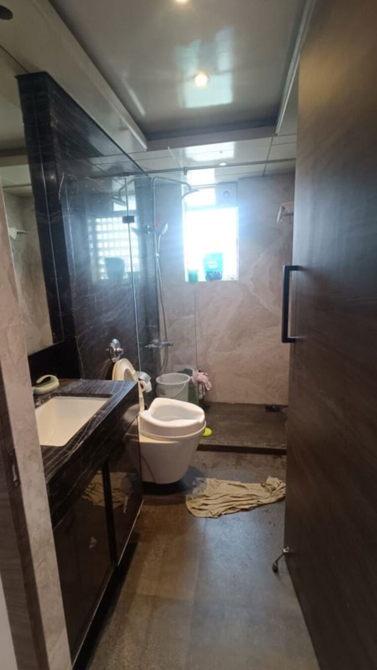 Bathroom, santacruz west 3 Bedroom 1180 Sq.Ft. Apartment In Santacruz West Mumbai 10195264