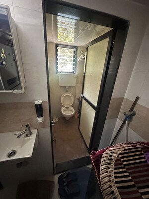 Team Area in 1.5 BHK Apartment at Jb Nagar – for Rent