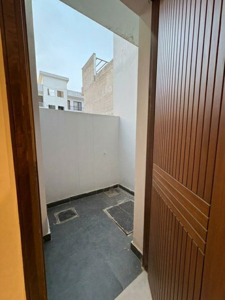 Balcony, sunny enclave 3 Bedroom 100 Sq.Yd. Independent House In Sunny Enclave Mohali 10195297