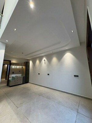 Room in 3 BHK Independent House at Sunny Enclave – for Sale