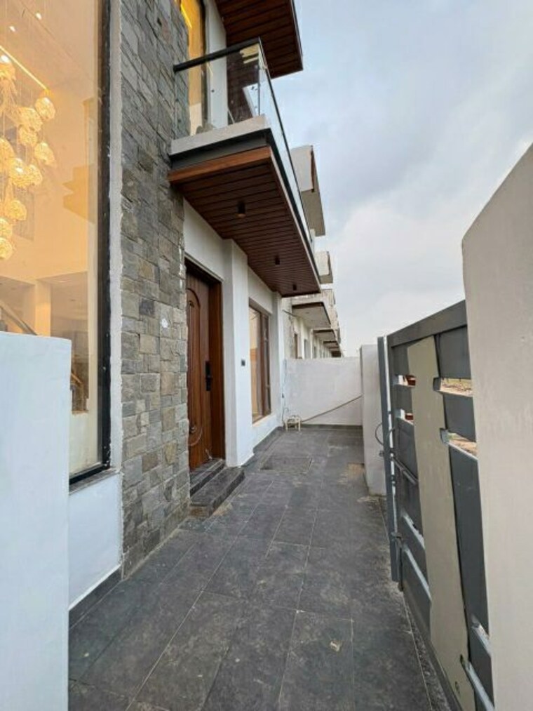 Exterior View, sunny enclave 3 Bedroom 100 Sq.Yd. Independent House In Sunny Enclave Mohali 10195297