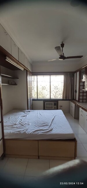 Bedroom in 2 BHK Apartment at Sunflower Apartments Cuffe Parade, Cuffe Parade – for Rent