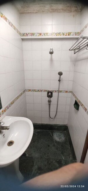 Bathroom in 2 BHK Apartment at Sunflower Apartments Cuffe Parade, Cuffe Parade – for Rent