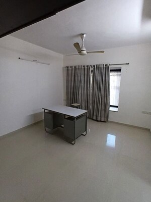 Team Area in 3 BHK Apartment at Lokhandwala Whispering Palms, Kandivali East – for Rent