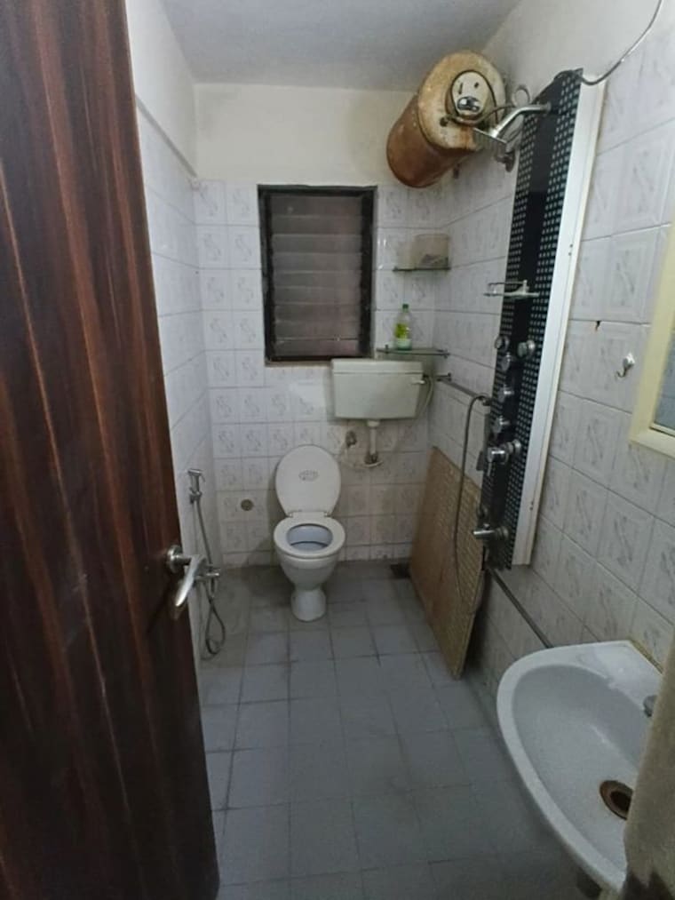 Bathroom, lokhandwala-whispering-palms 3 Bedroom 868 Sq.Ft. Apartment In Kandivali East Mumbai 10195313