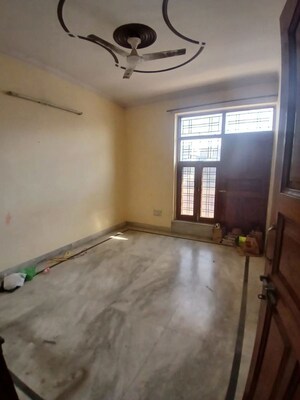 Room in 2.5 BHK Builder Floor at Spring Field, Sector 31 – for Sale