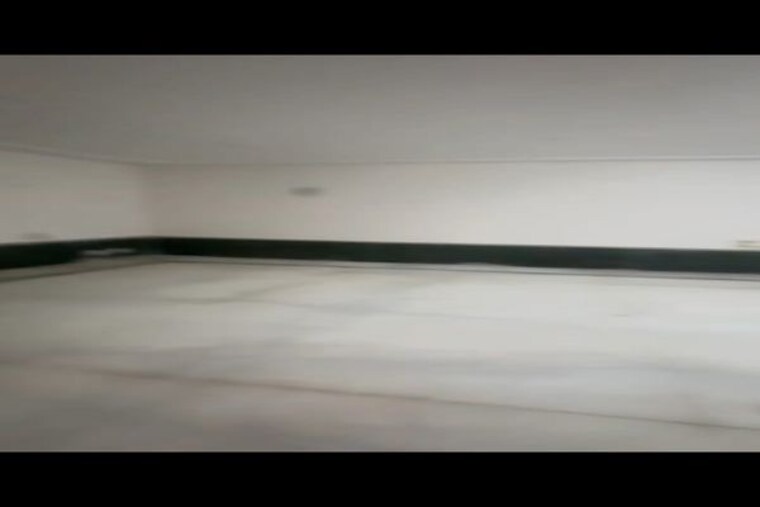 Room, sector 15 Commercial Showroom 4000 Sq.Ft. In Sector 15 Sonipat 10195303